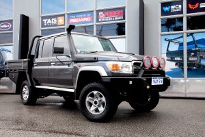 LIFTED LANDCRUISER UTE TRAY PERTH